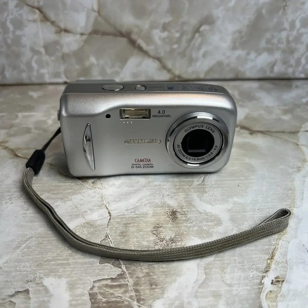 Olympus Camedia D-545 Zoom Digital Camera 4.0 MP Tested Working
